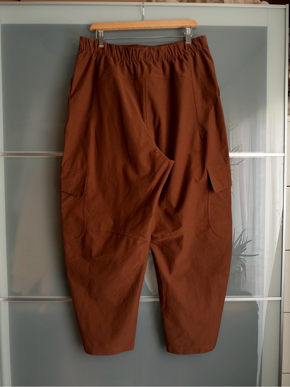 lululemon Light Utilitech Cargo Pocket High-Rise Pant in Roasted Brown sz 32 - Picture 5 of 7